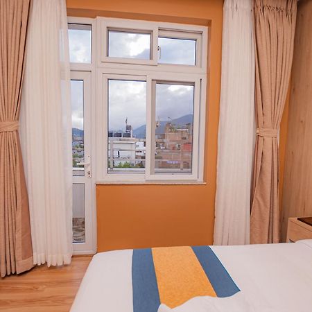 Hotel Vistara Katmandu Kültér fotó