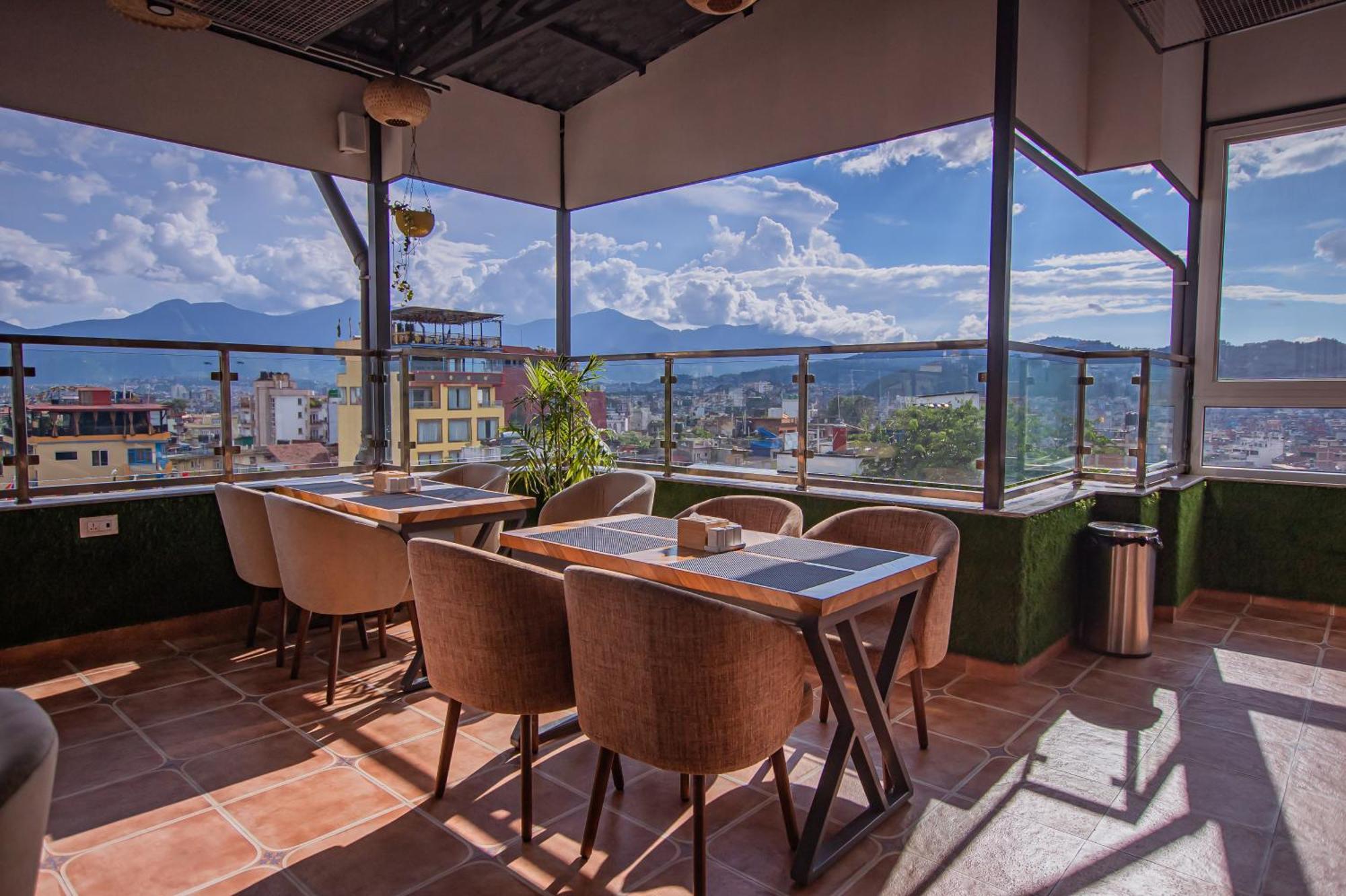Hotel Vistara Katmandu Kültér fotó
